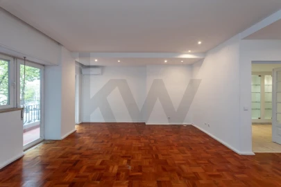 Apartamento T2 para Arrendamento em Avenidas Novas