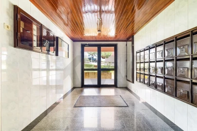 Apartamento T2 para Arrendamento em Cacém e São Marcos