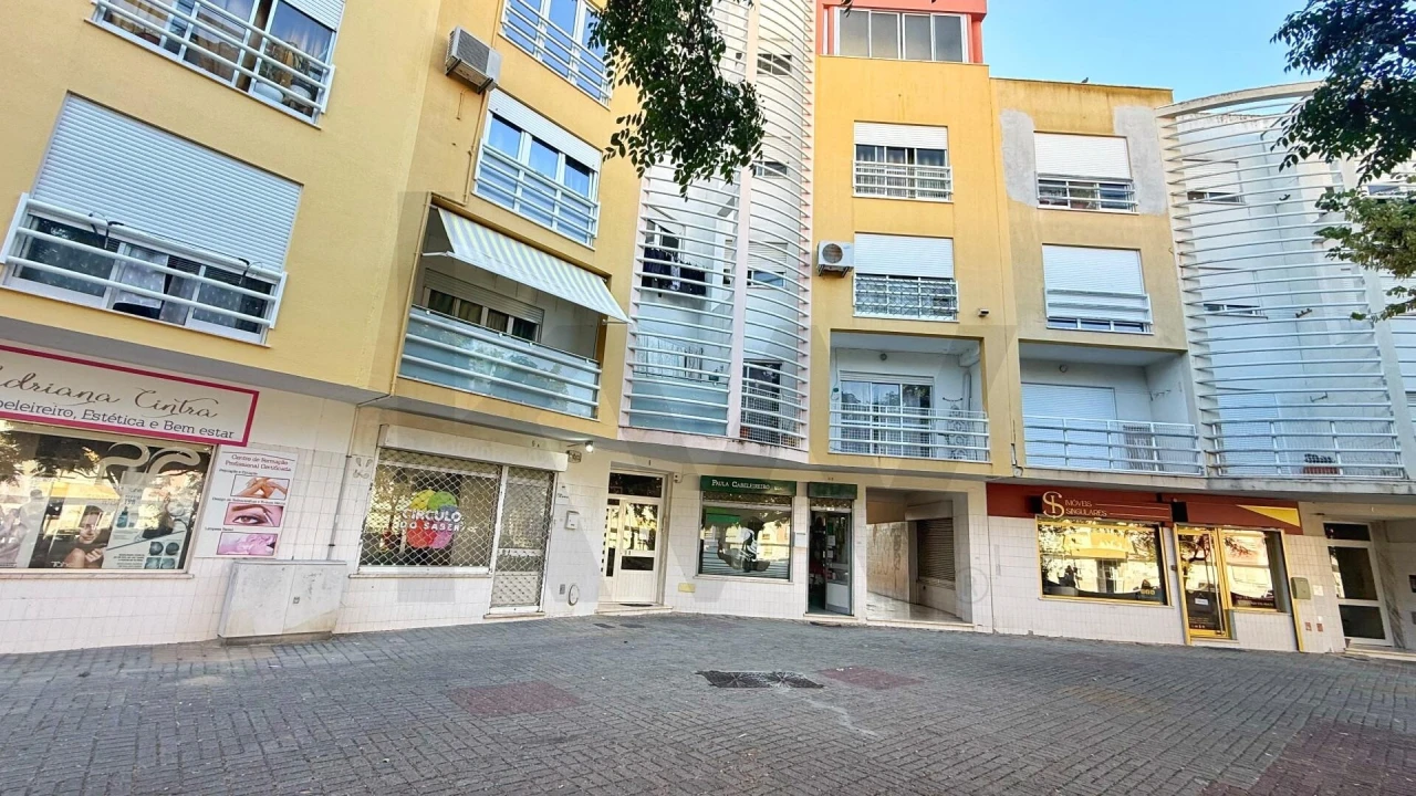 Apartamento T3 para Venda em Corroios Foto 21