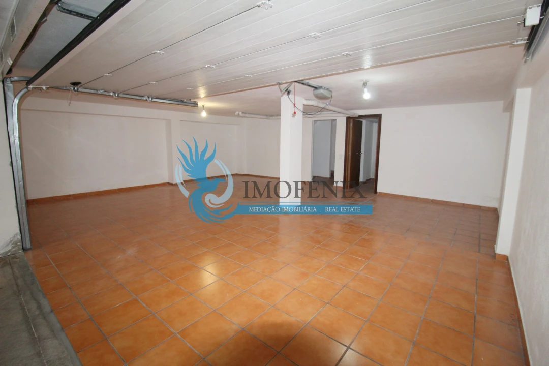 Moradia T3 para Venda em Guia Foto 28