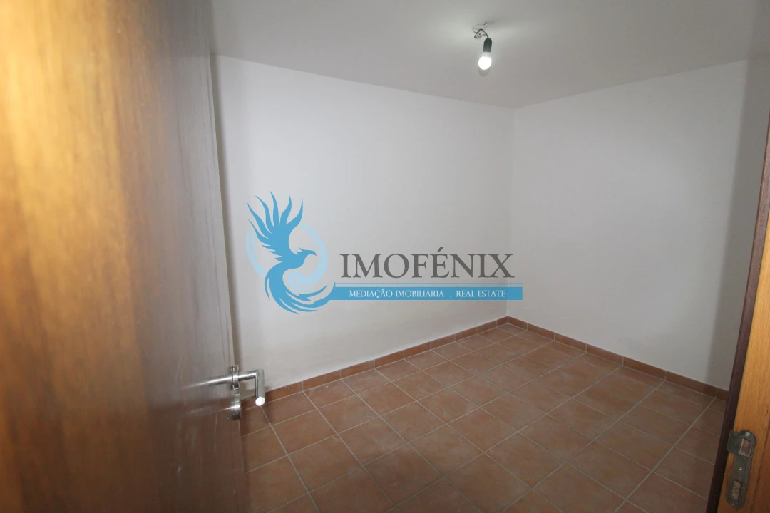 Moradia T3 para Venda em Guia Foto 29