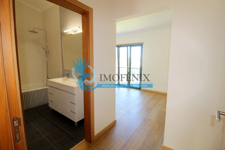 Moradia T3 para Venda em Guia Foto 18