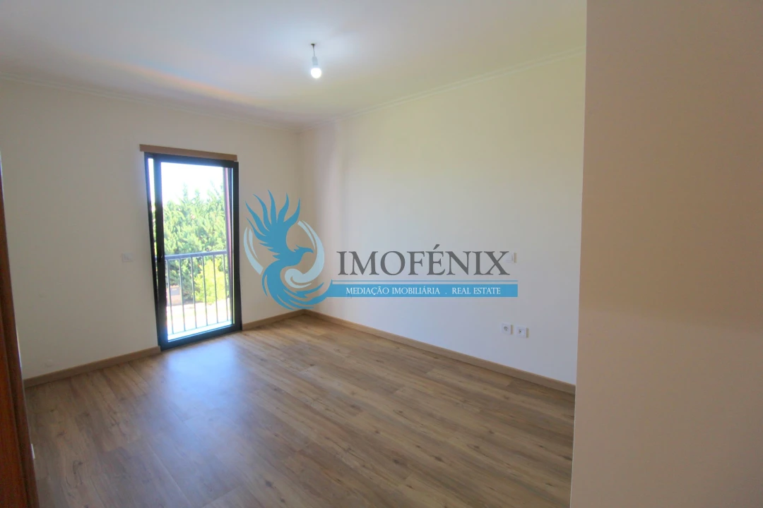 Moradia T3 para Venda em Guia Foto 16