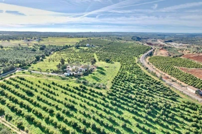 Moradia T4 para Venda em Estômbar e Parchal