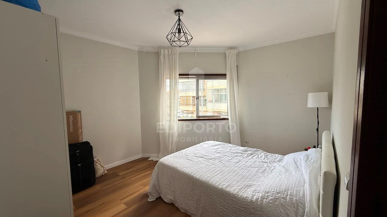 Apartamento T2 para Arrendamento em Santa Marinha Foto 9