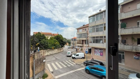 Apartamento T2 para Arrendamento em Santa Marinha