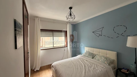 Apartamento T2 para Arrendamento em Santa Marinha