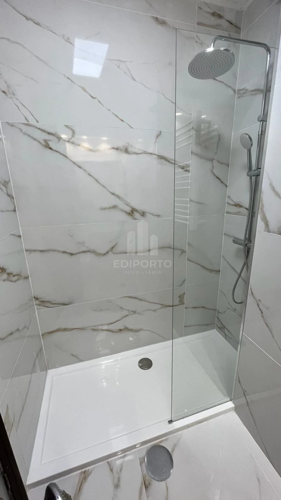 Apartamento T2 para Arrendamento em Santa Marinha Foto 8