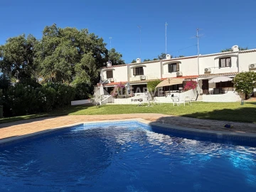 Moradia T2 para Venda em Albufeira e Olhos de Água