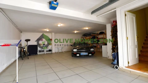 Moradia T4 para Venda em Quarteira
