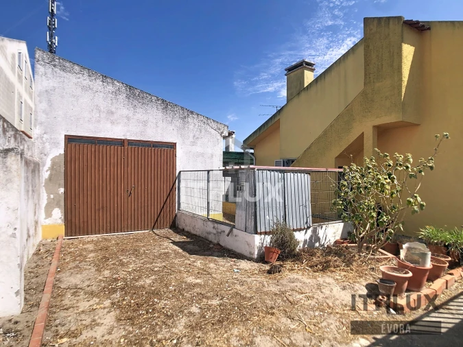 Moradia T2 para Venda em Vendas Novas Foto 2