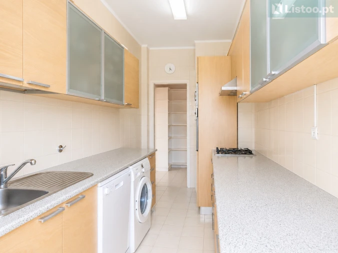 Apartamento T2 para Venda em Ajuda Foto 6