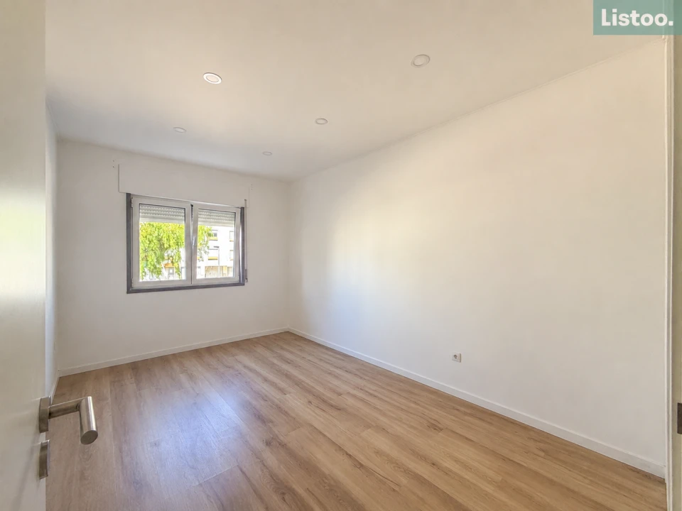 Apartamento T3 para Venda em Algés, Linda-A-Velha e Cruz Quebrada-Dafundo Foto 22