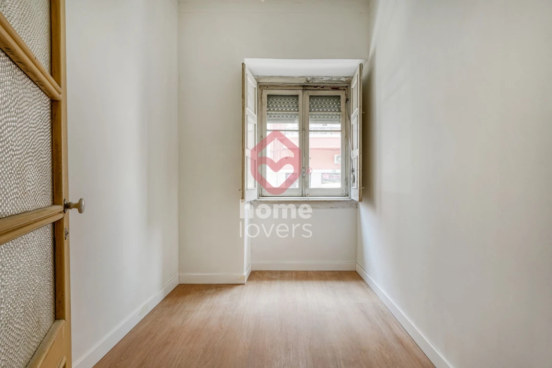 Apartamento T3 para Venda em Areeiro Foto 2