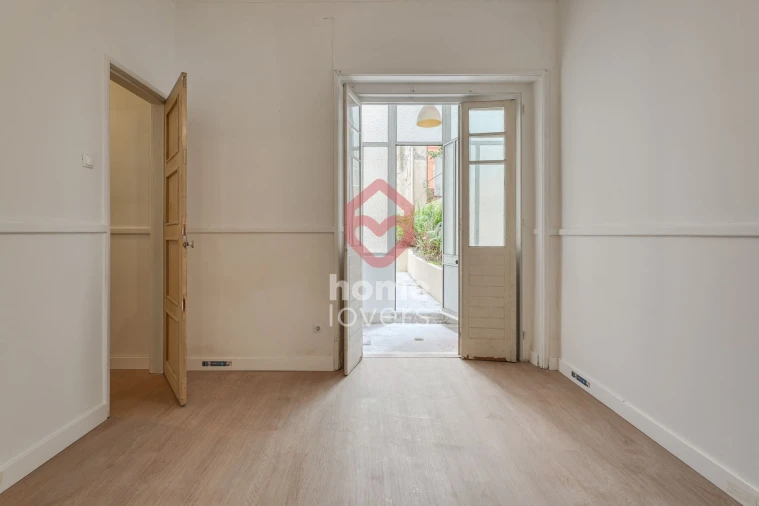 Apartamento T3 para Venda em Areeiro Foto 10