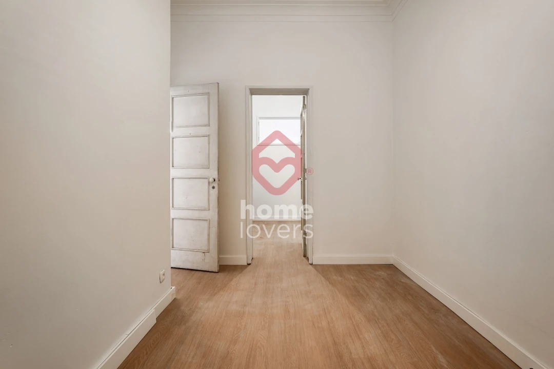 Apartamento T3 para Venda em Areeiro Foto 5