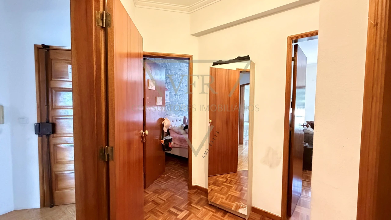 Apartamento T2 para Venda em Rio de Mouro Foto 5