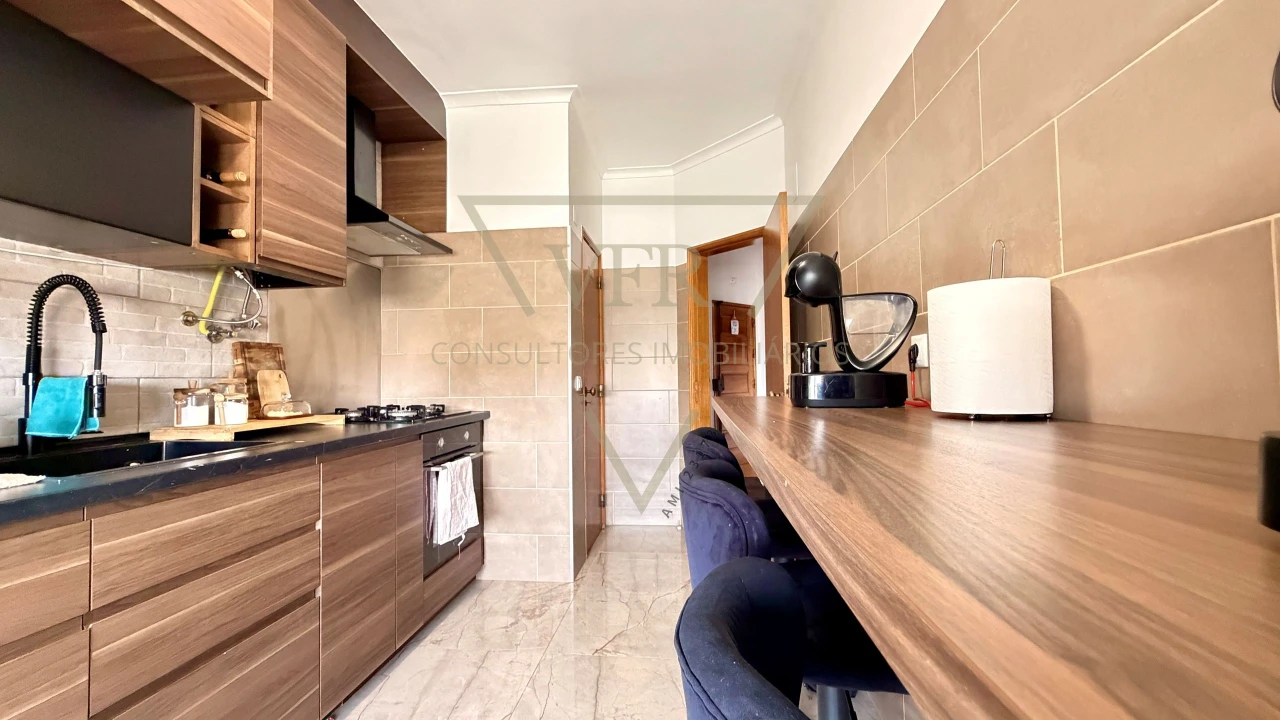 Apartamento T2 para Venda em Rio de Mouro Foto 7