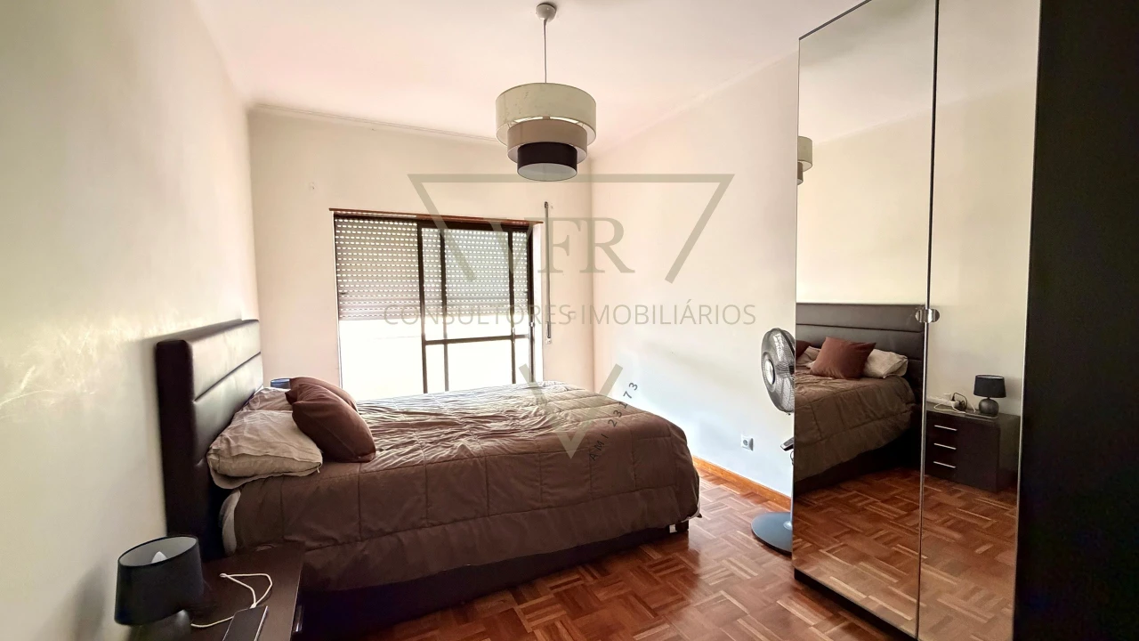 Apartamento T2 para Venda em Rio de Mouro Foto 16