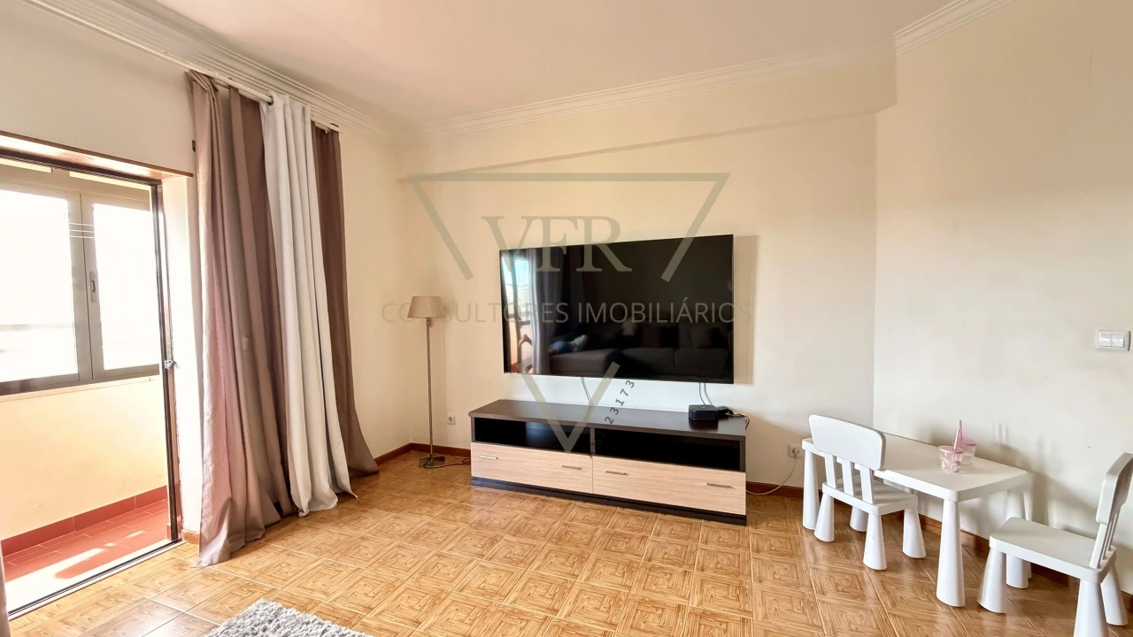 Apartamento T2 para Venda em Rio de Mouro Foto 2