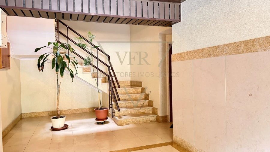 Apartamento T2 para Venda em Rio de Mouro Foto 35
