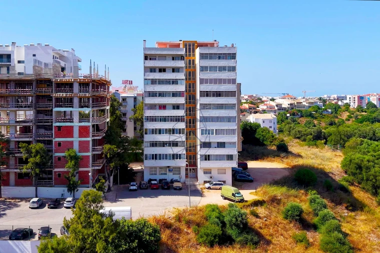 Apartamento T3 para Venda em Portimão Foto 3