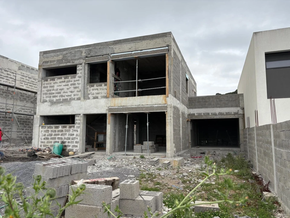 Apartamento T2 para Venda em Cabouco Foto 1