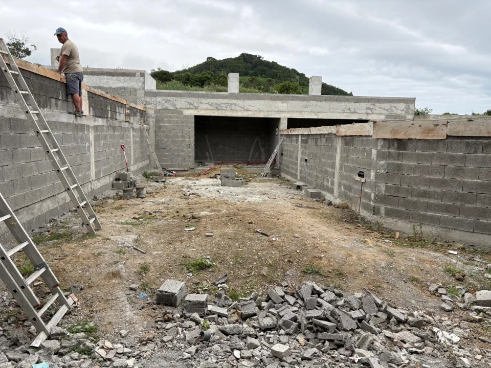 Apartamento T2 para Venda em Cabouco Foto 6