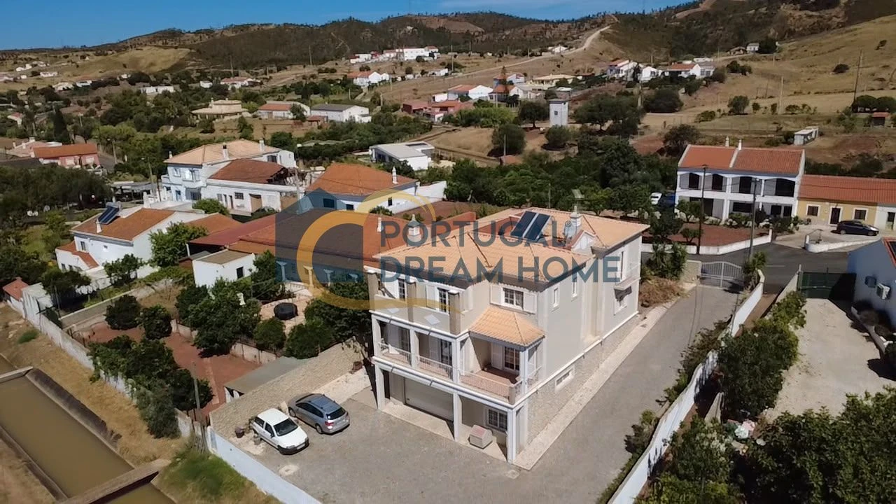 Moradia T5 para Venda em Silves Foto 3