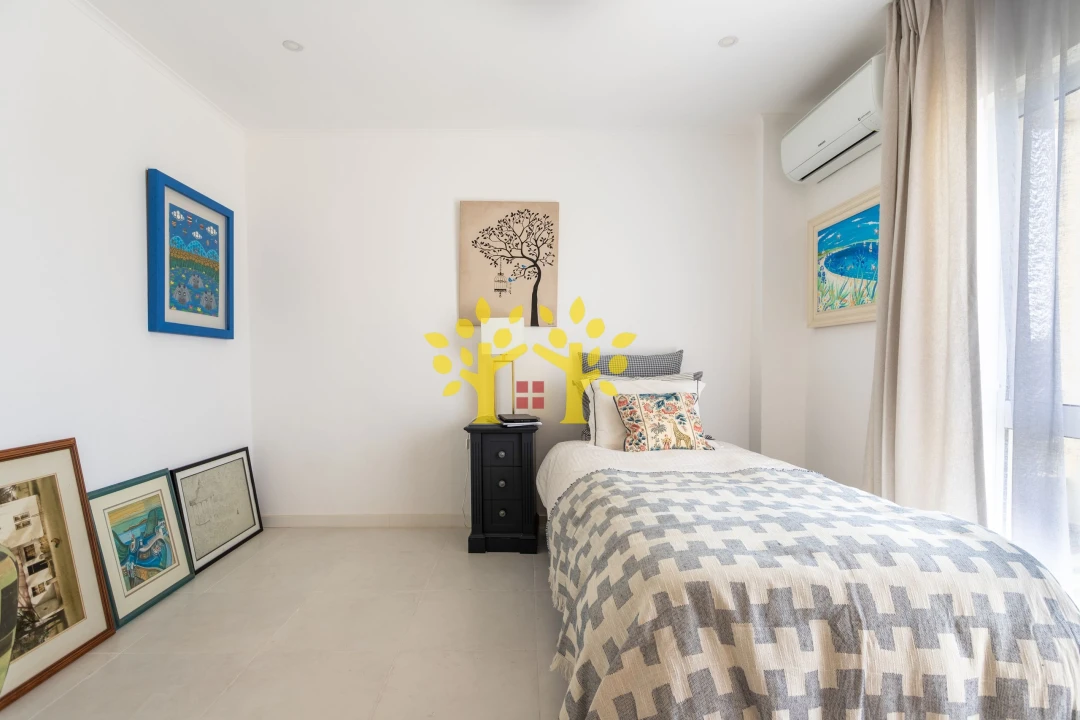 Apartamento T3 para Venda em Quarteira Foto 24