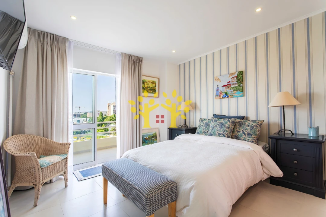 Apartamento T3 para Venda em Quarteira Foto 19