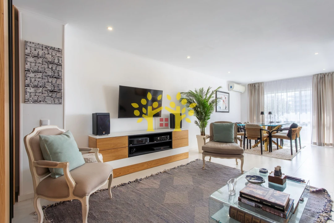 Apartamento T3 para Venda em Quarteira Foto 1