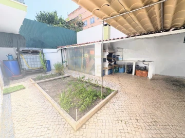 Moradia T3 para Venda em Santa Iria de Azoia, São João da Talha e Bobadela