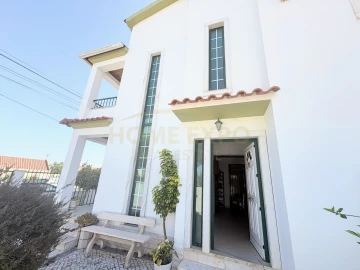 Moradia T3 para Venda em Santa Iria de Azoia, São João da Talha e Bobadela