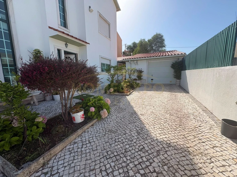 Moradia T3 para Venda em Santa Iria de Azoia, São João da Talha e Bobadela Foto 31