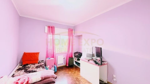 Apartamento T3 para Venda em Agualva e Mira-Sintra