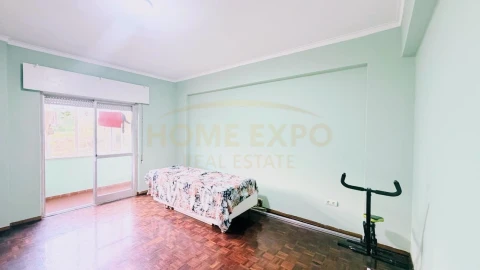 Apartamento T3 para Venda em Agualva e Mira-Sintra