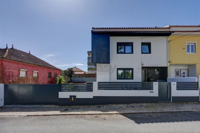 Moradia T3 para Venda em Algueirão-Mem Martins