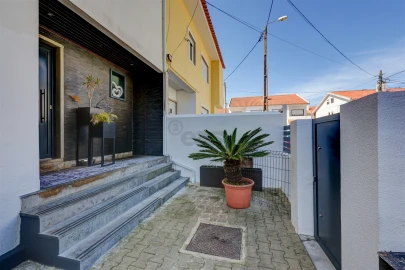 Moradia T3 para Venda em Algueirão-Mem Martins