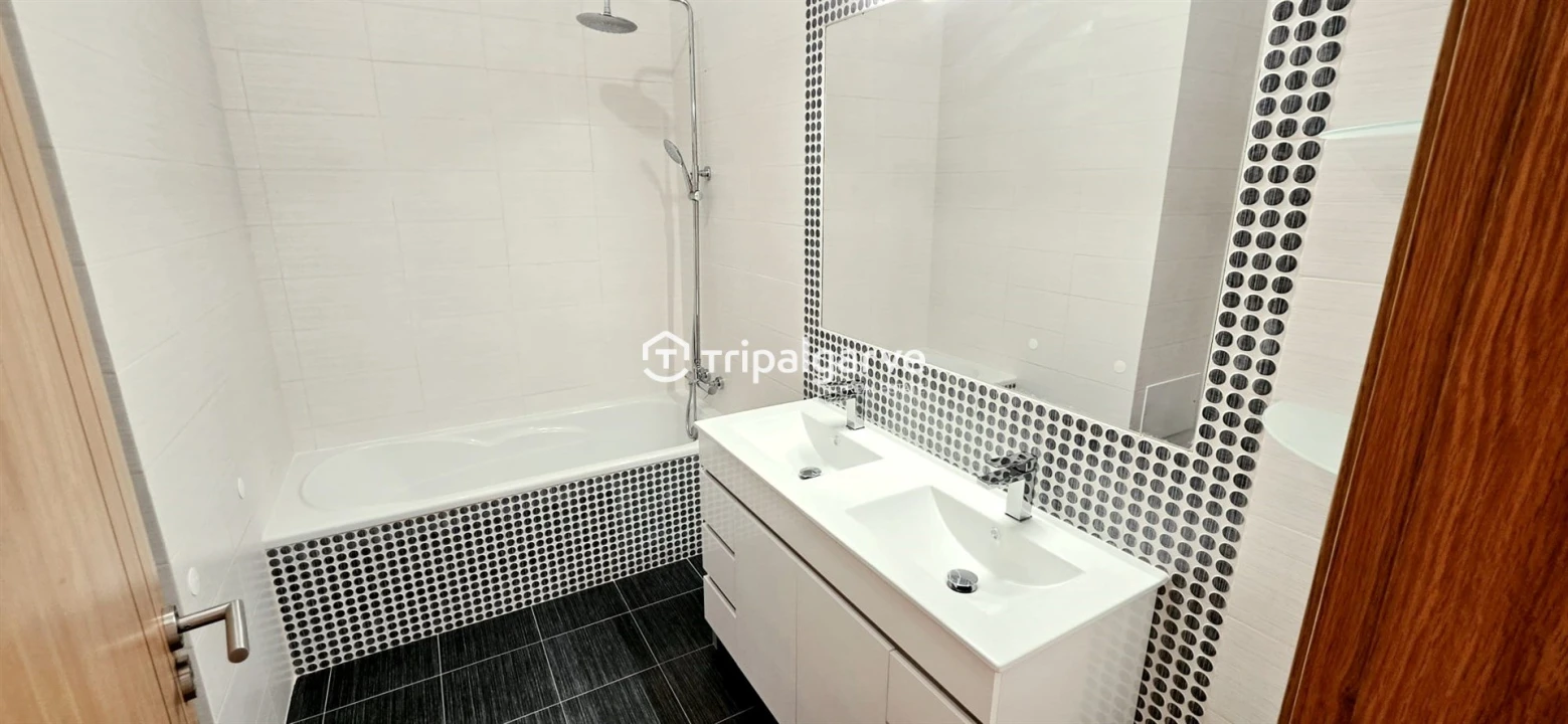 Moradia T3 para Venda em Guia Foto 17