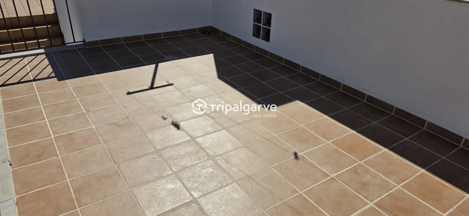 Moradia T3 para Venda em Guia Foto 45