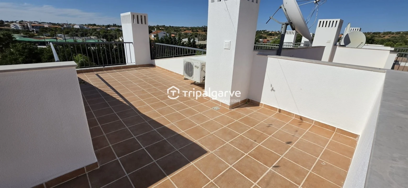 Moradia T3 para Venda em Guia Foto 46