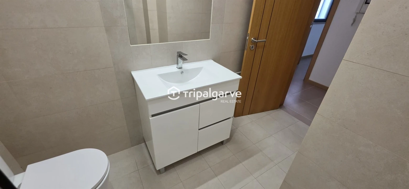 Moradia T3 para Venda em Guia Foto 31
