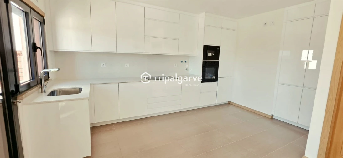 Moradia T3 para Venda em Guia Foto 10