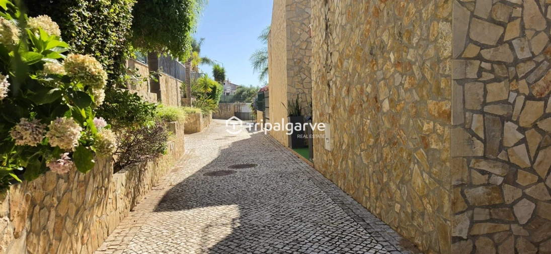 Moradia T3 para Venda em Guia Foto 36