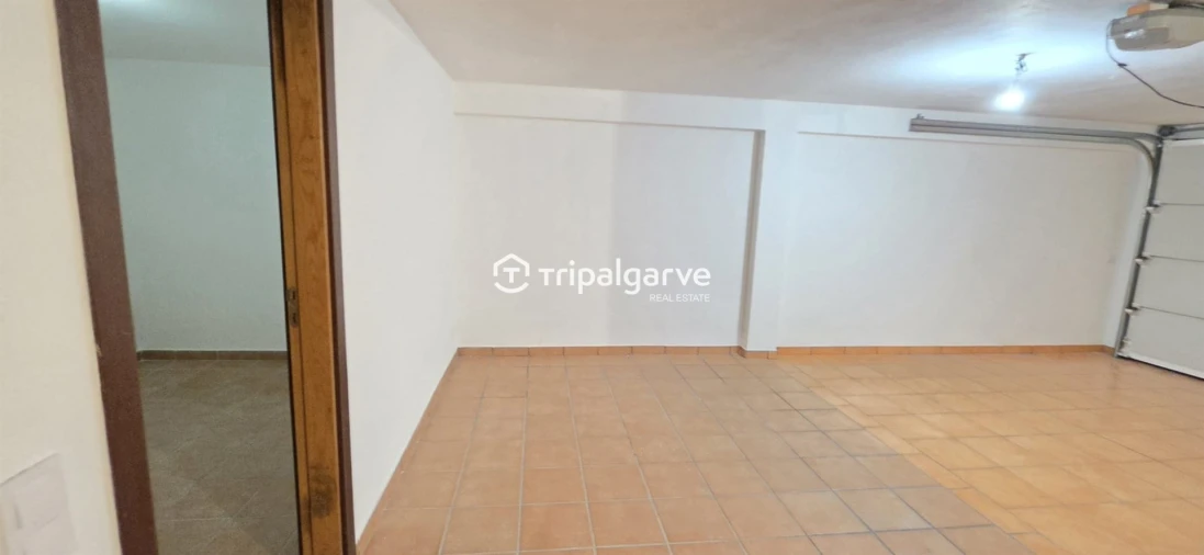 Moradia T3 para Venda em Guia Foto 48