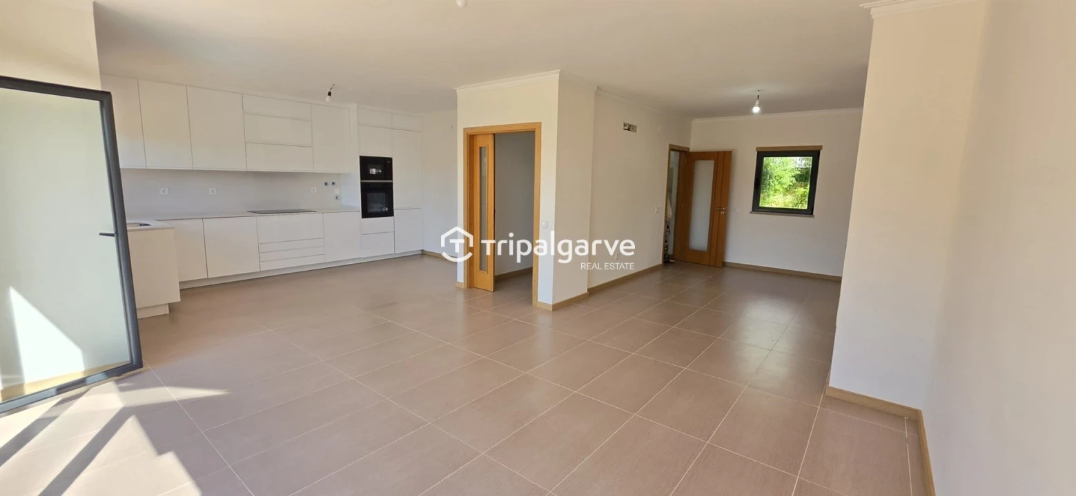 Moradia T3 para Venda em Guia Foto 9