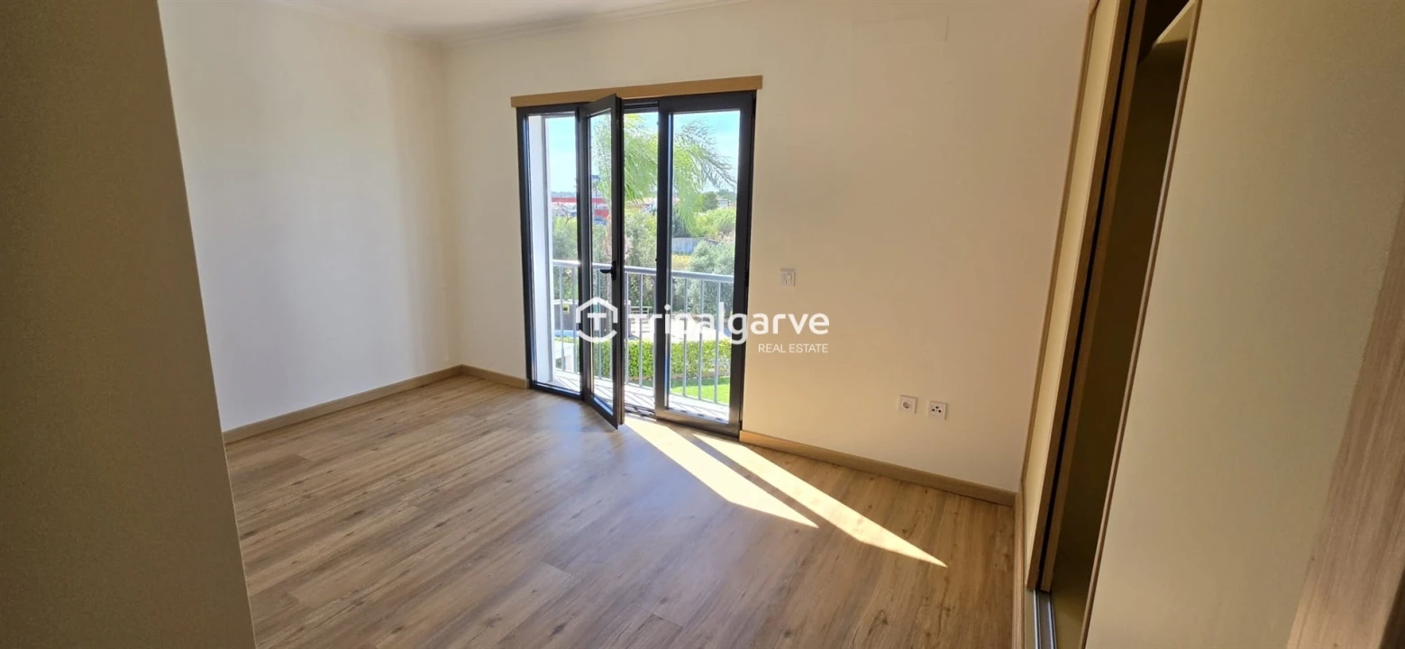Moradia T3 para Venda em Guia Foto 33