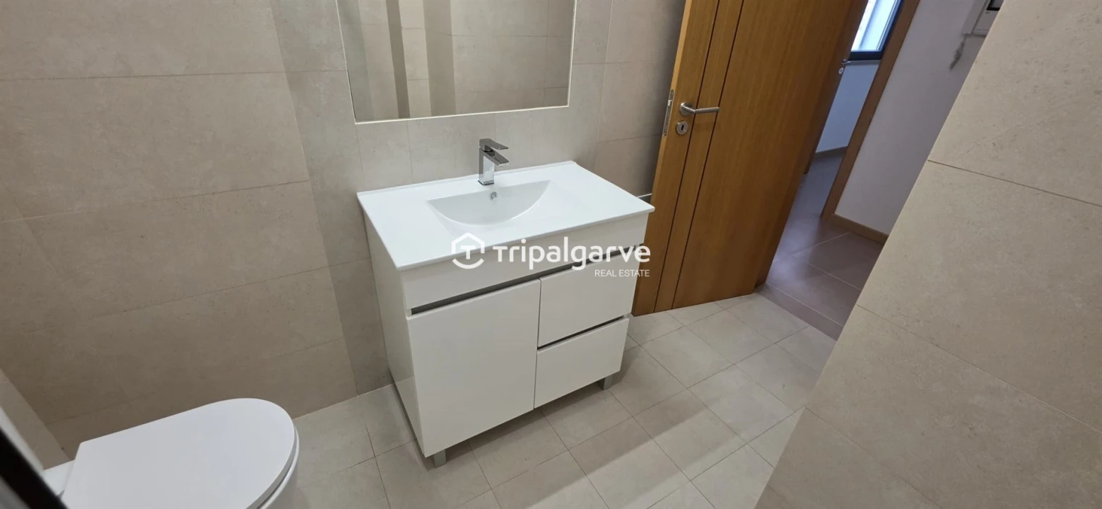 Moradia T3 para Venda em Guia Foto 20