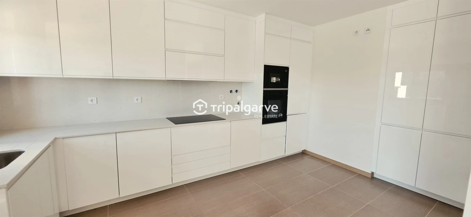 Moradia T3 para Venda em Guia Foto 11
